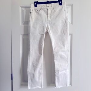 No stains!!! Vineyard Vines High Rise Skinny jeans. Size 27.